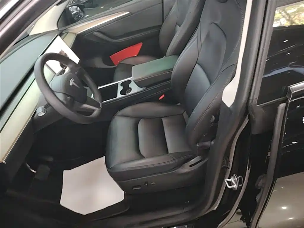 Tesla Model Y 2023 — фото 15