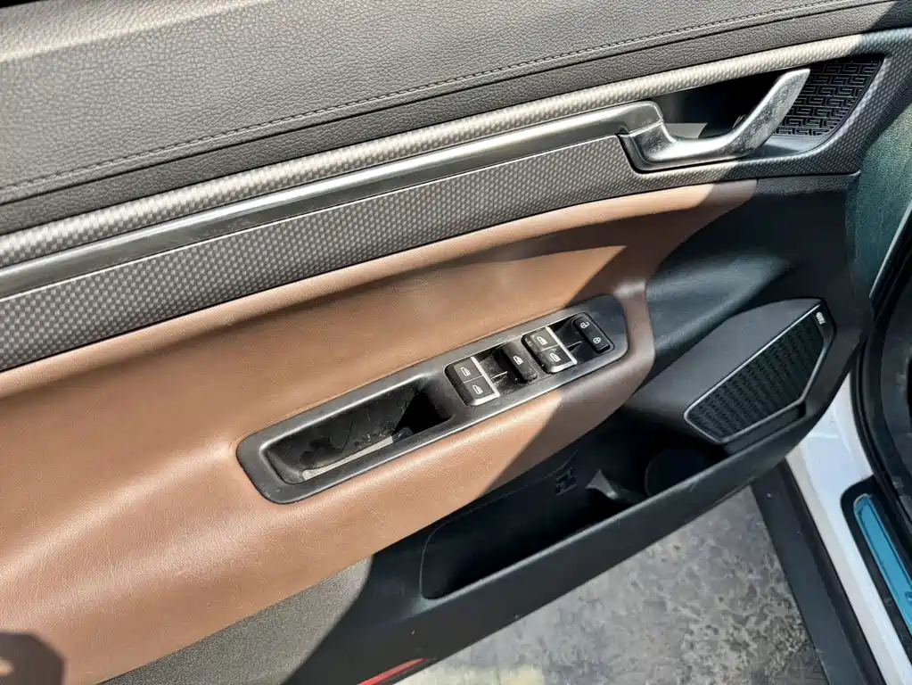 Geely Emgrand GS 2017 — фото 18