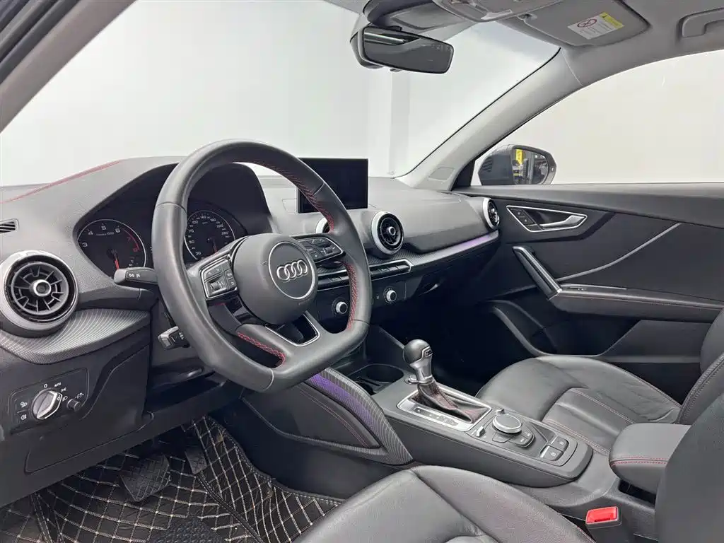 Audi Q2L 2023 — фото 13