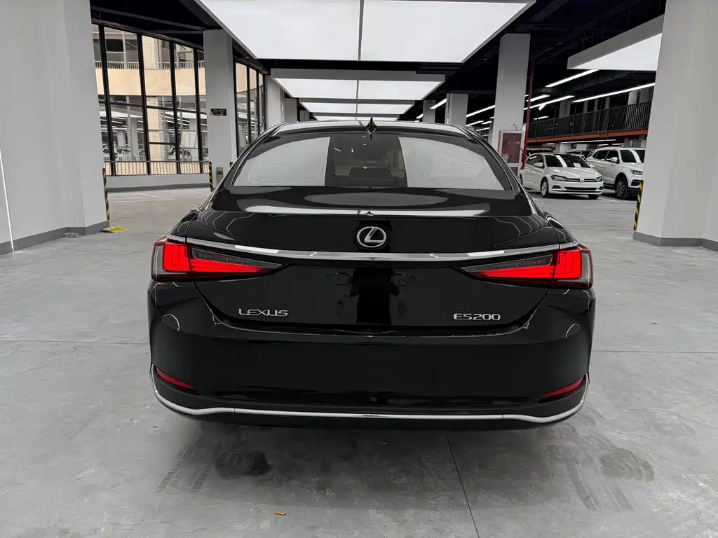Lexus ES 2023 — фото 16