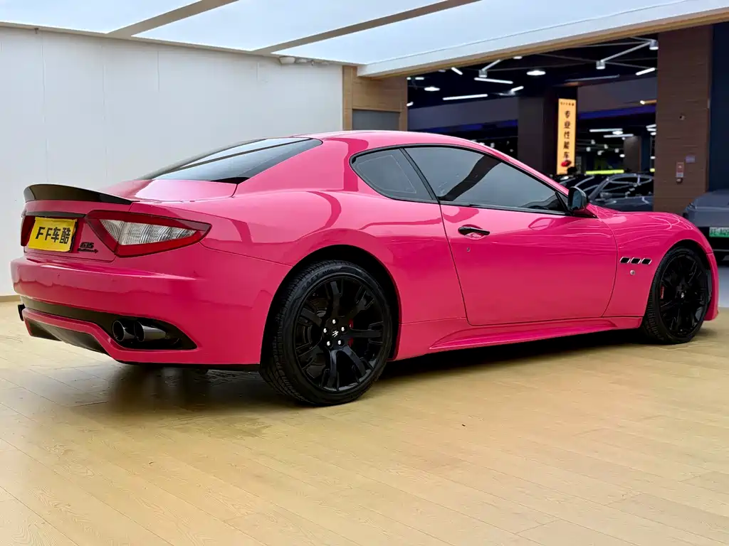 Maserati Granturismo 2011 — фото 9