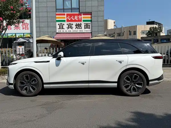 XPeng G9 2025