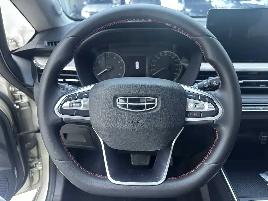 Geely Vision X3 2022 — фото 13