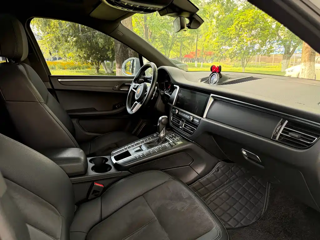 Porsche Macan 2020 — фото 10