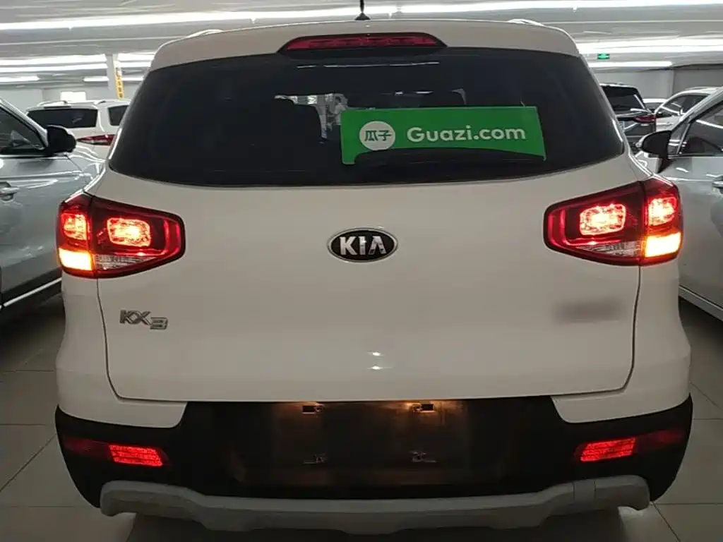Kia KX3 Proud Running 2017