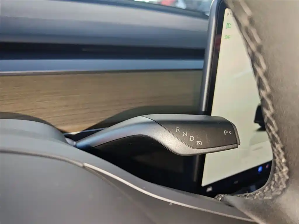 Tesla Model Y 2022 — фото 14