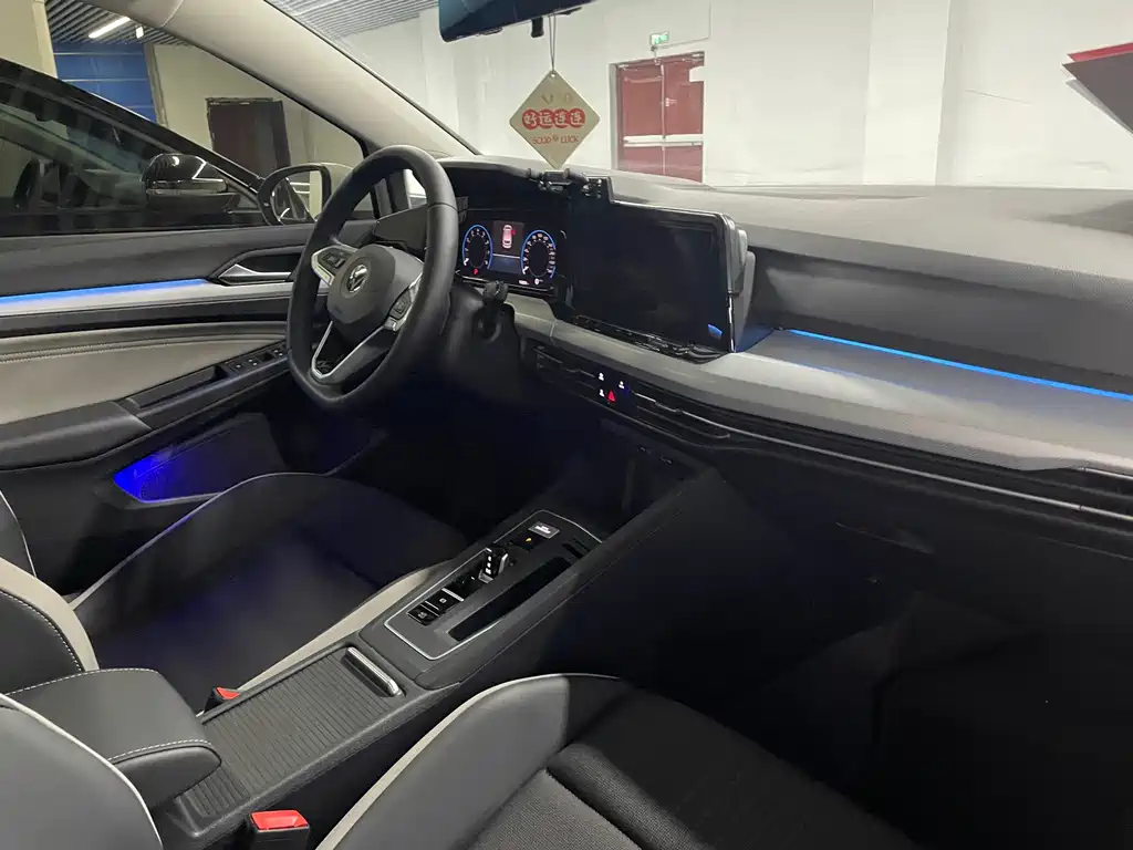 Volkswagen Golf 2024