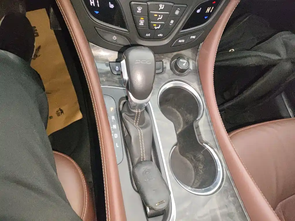Buick Envision Plus 2016 — фото 10