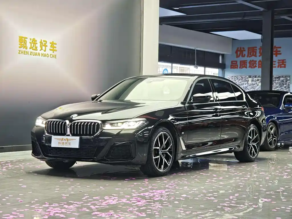 BMW 5 Series 2022 — фото 1
