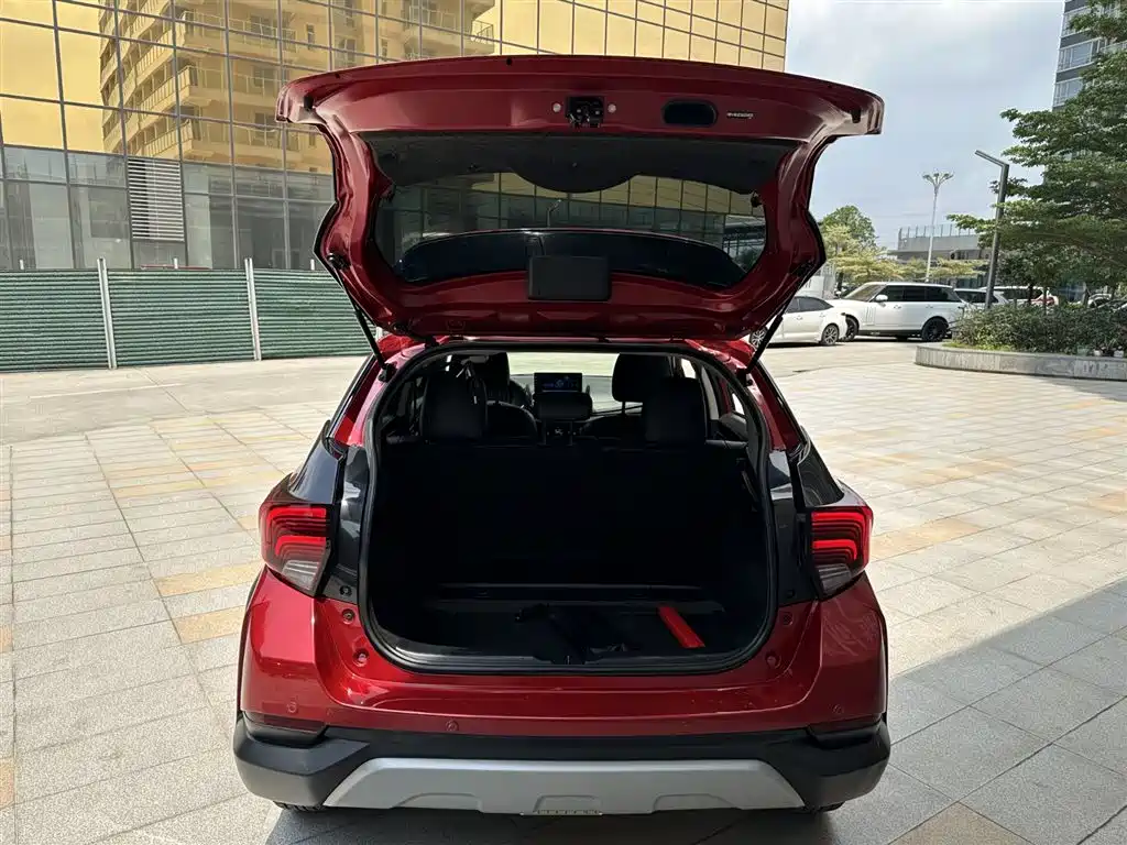 Toyota Yaris L 2020 — фото 18