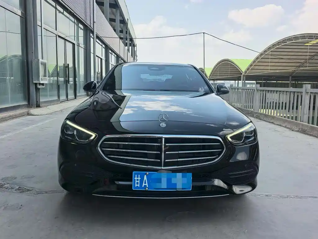 Mercedes-Benz C-Class 2023 — фото 2