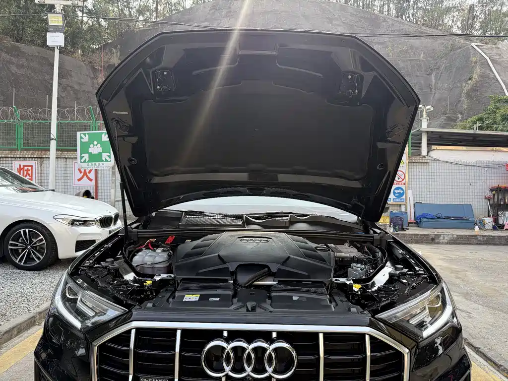 Audi Q7 2023 — фото 17
