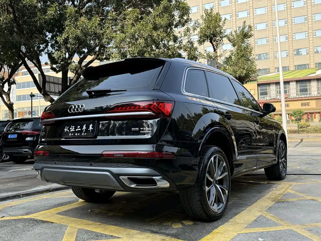 Audi Q7 2023 — фото 4