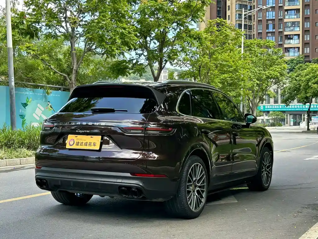 Porsche Cayenne 2019 — фото 16