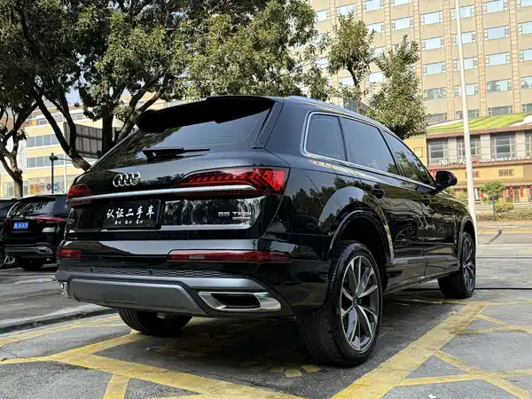 Audi Q7 2023
