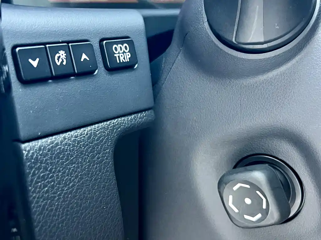 Lexus ES 2022 — фото 11