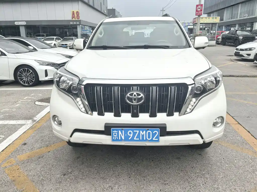 Toyota Prado 2017 — фото 2