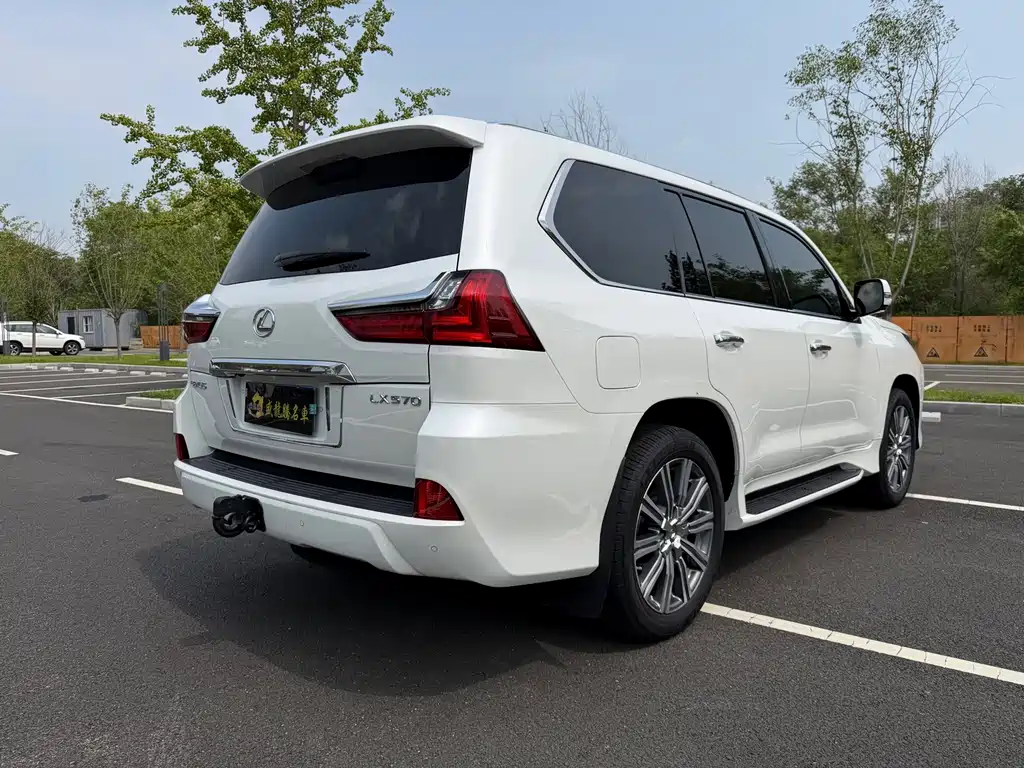 Lexus LX 2017 — фото 5