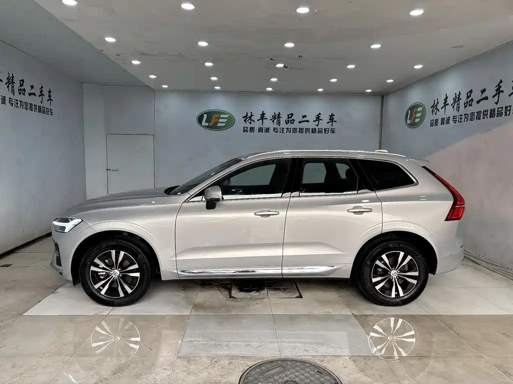 Volvo XC60 2025 — фото 4