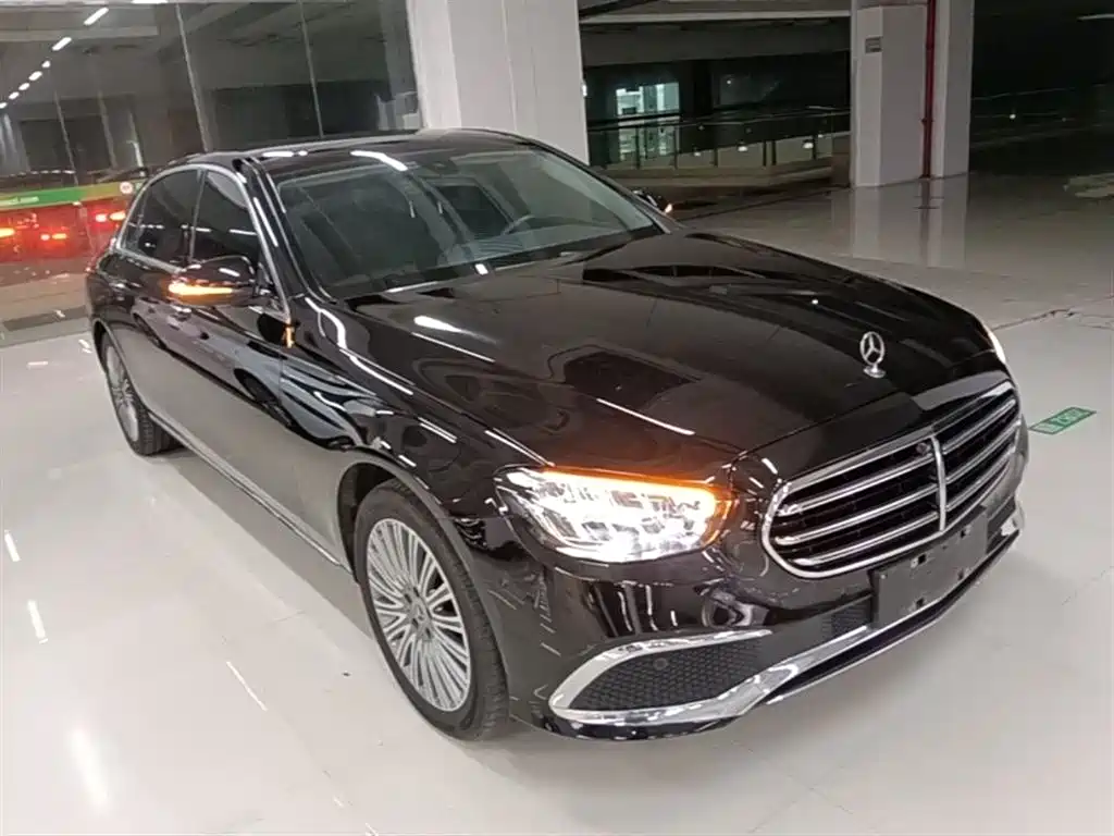 Mercedes-Benz E-Class 2022 — фото 4