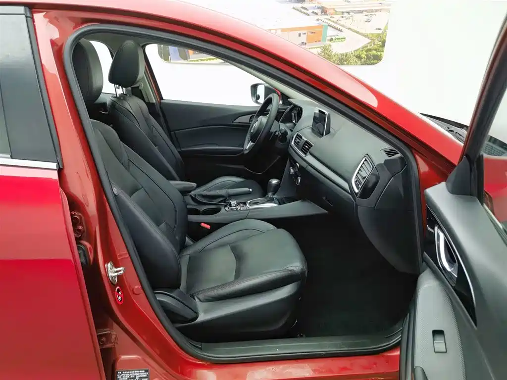 Mazda 3 Axela 2016 — фото 23