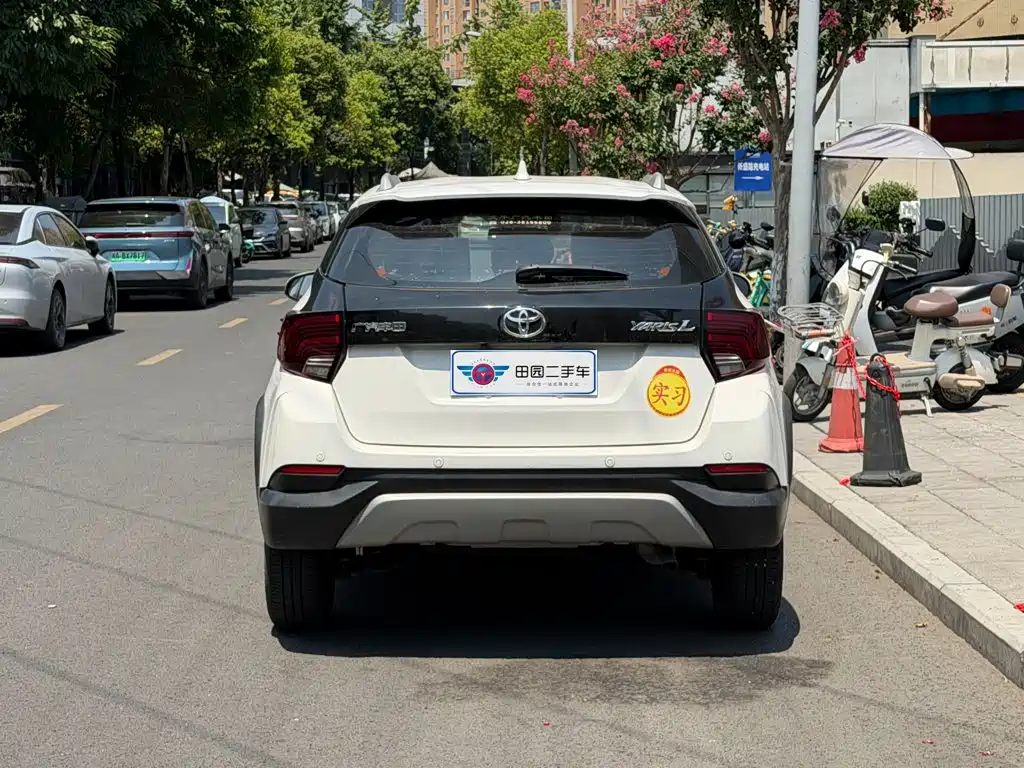 Toyota Yaris L 2021