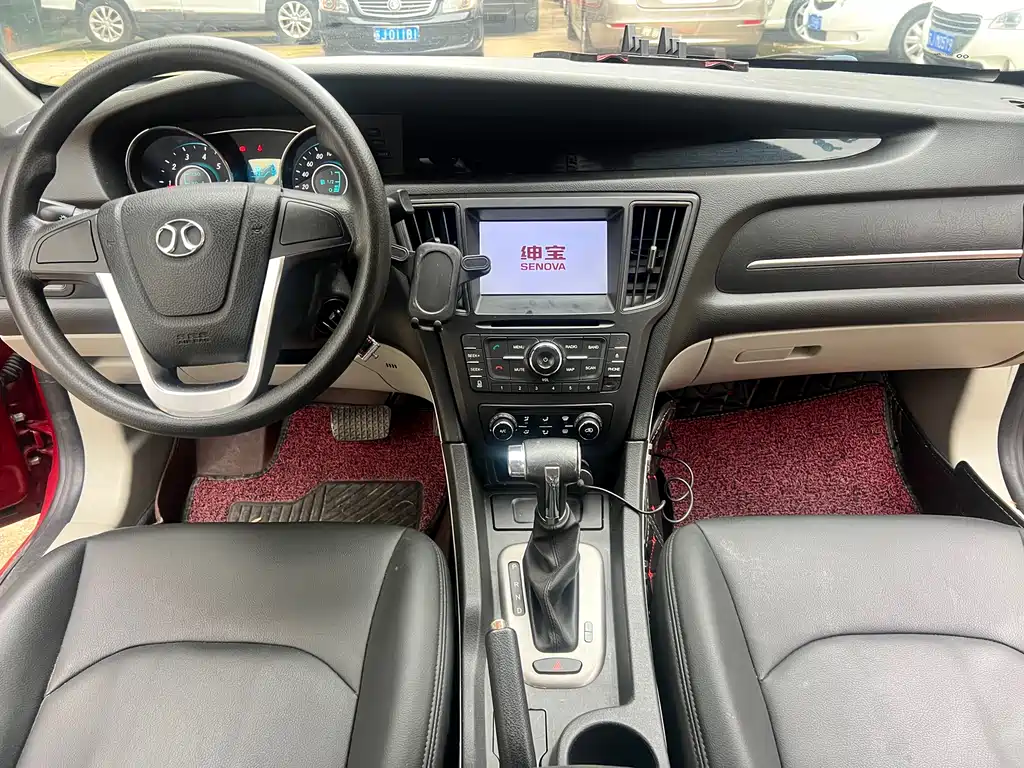 BAIC Senova D50 2015 — фото 10