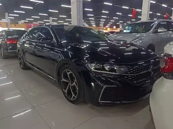 Volkswagen Passat 2024