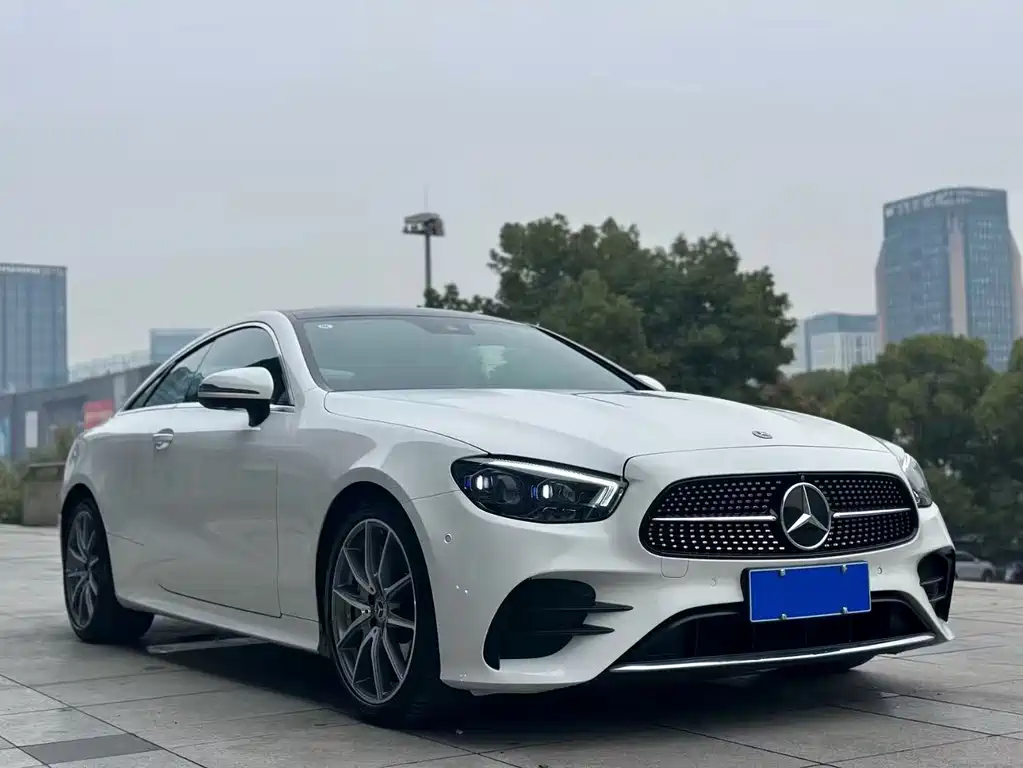 Mercedes-Benz E-Class 2022