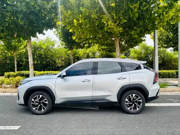 Geely Boyue L 2025