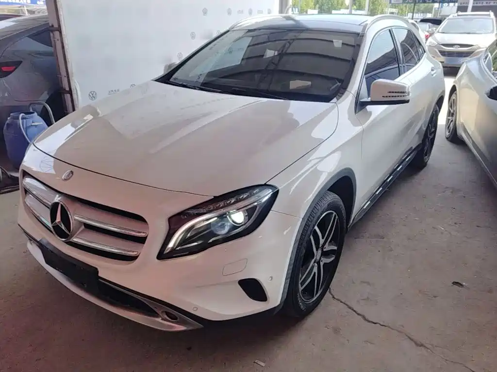 Mercedes-Benz GLA 2015