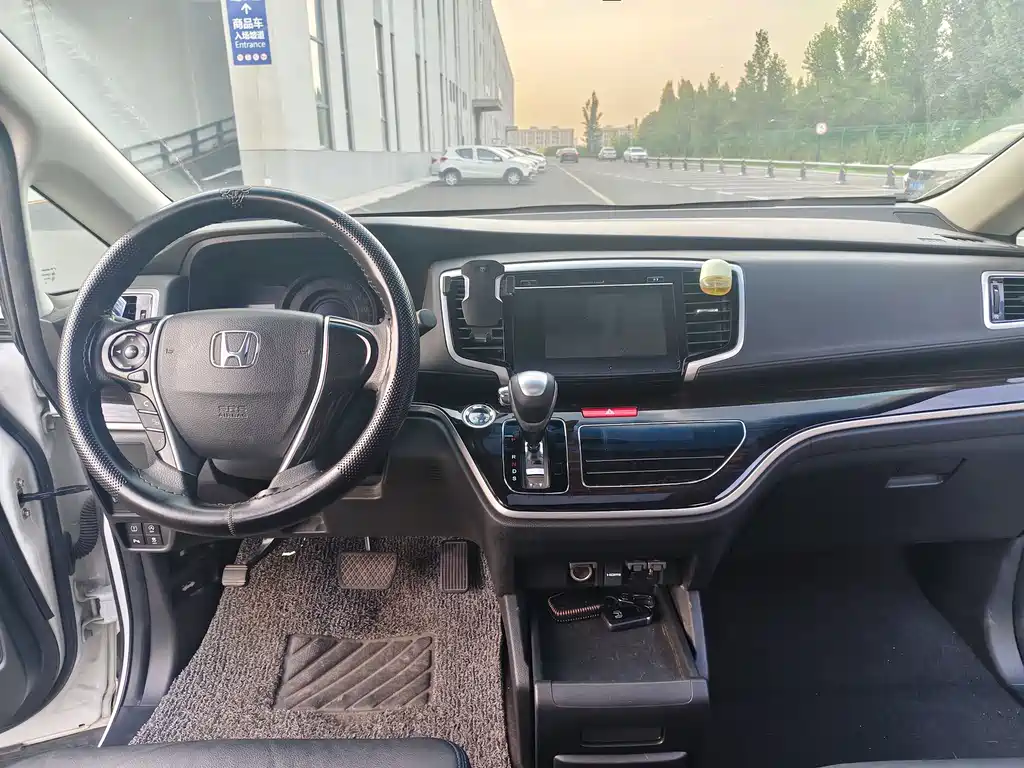 Honda Odyssey 2019 — фото 14