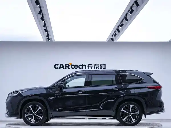Toyota Crown Kluger 2021
