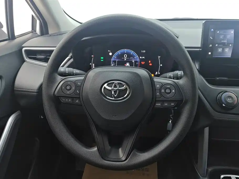 Toyota Corolla Cross 2024 — фото 15