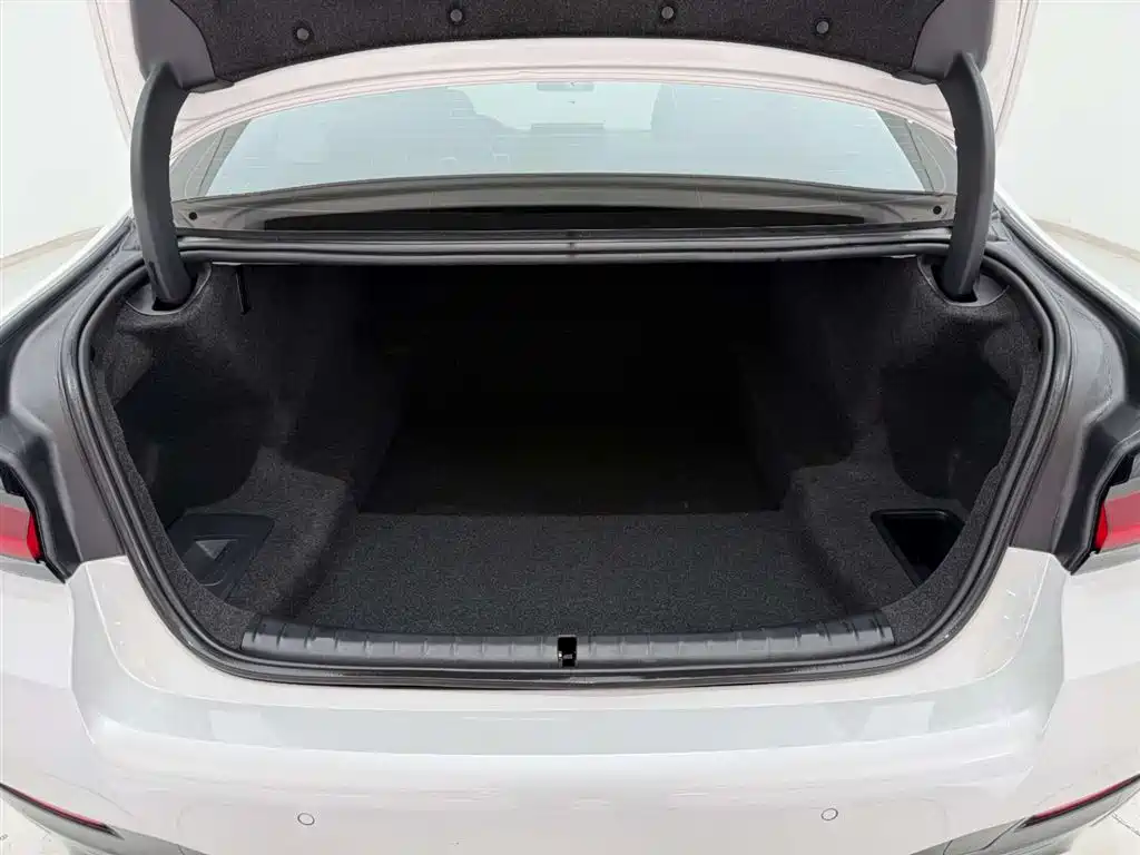 BMW 5 Series 2022 — фото 14