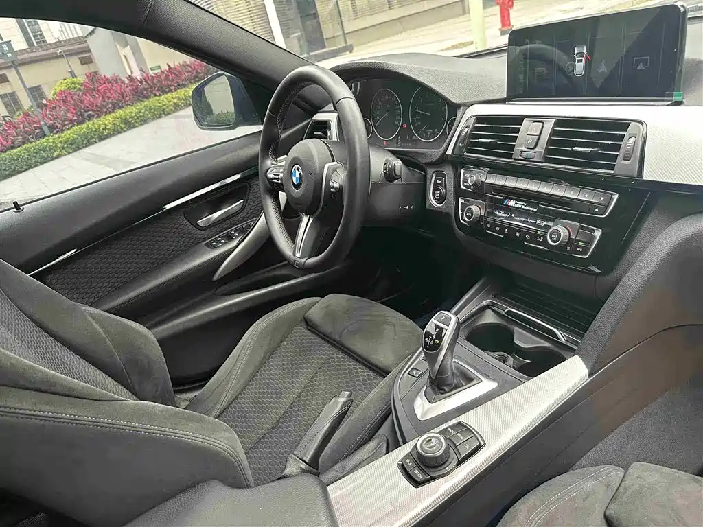 BMW 3 Series 2017 — фото 22