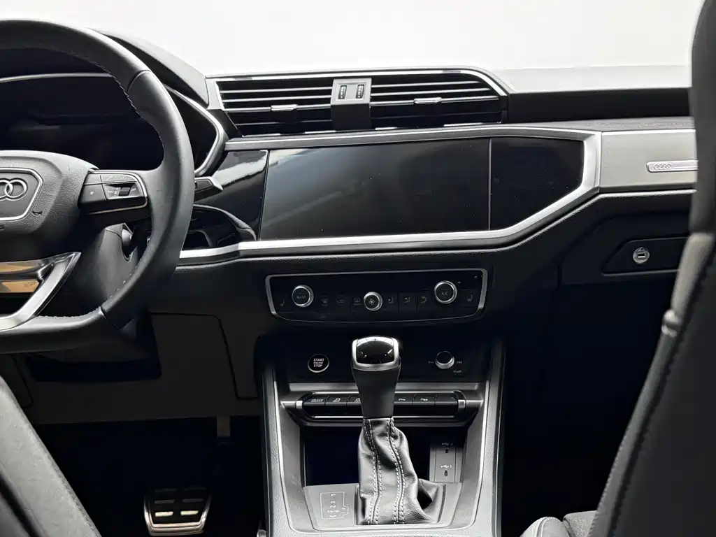 Audi Q3 2022 — фото 26