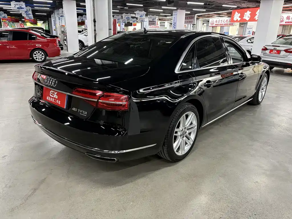 Audi A8 2017 — фото 10
