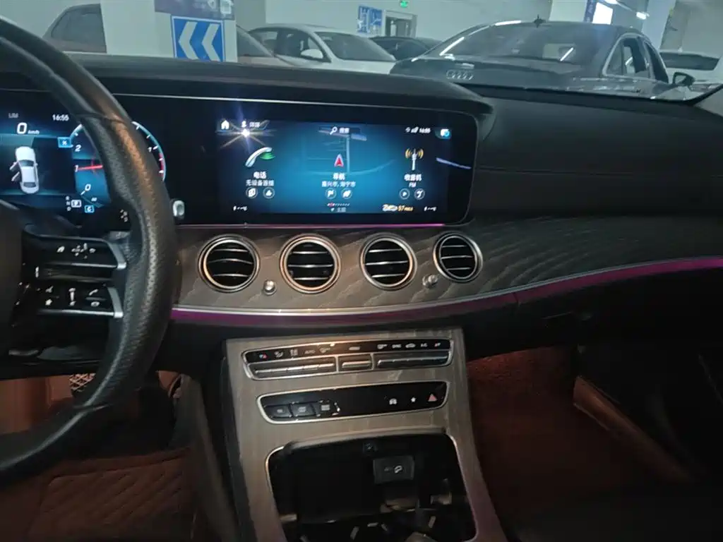 Mercedes-Benz E-Class 2022 — фото 13