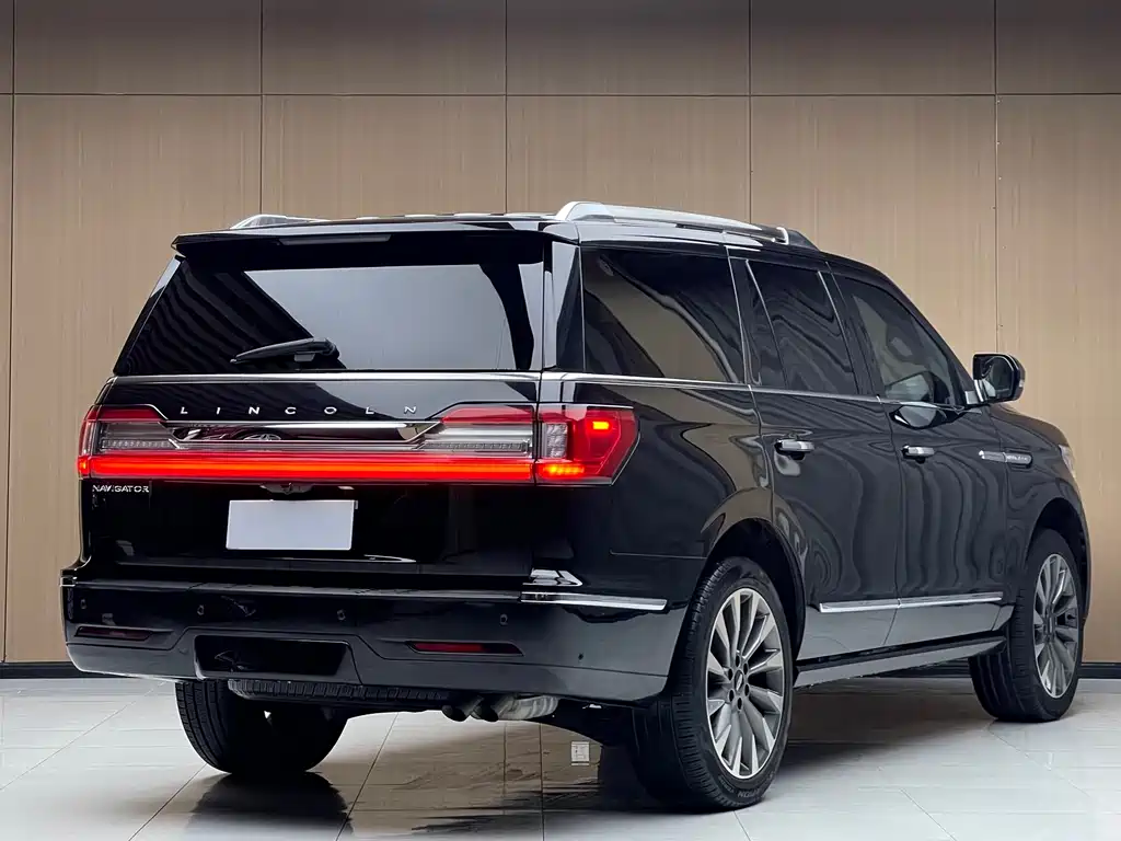 Lincoln Navigator 2018 — фото 3