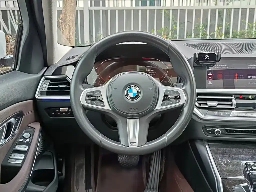BMW 3 Series 2021 — фото 18