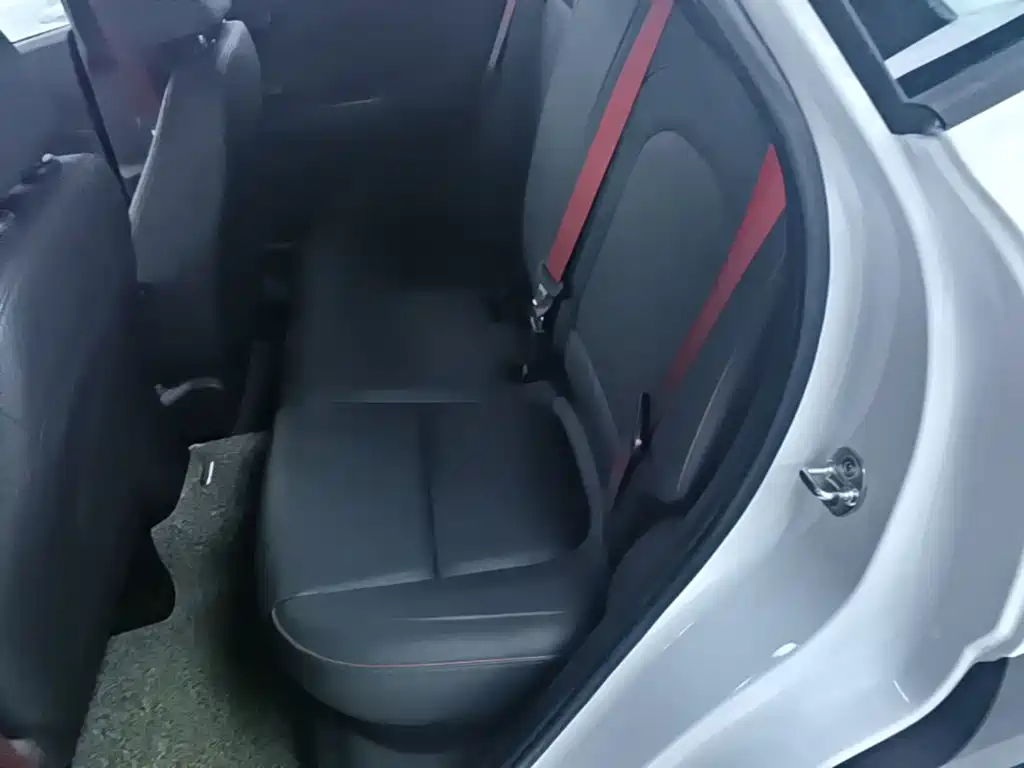 Hyundai ENCINO 2018 — фото 17