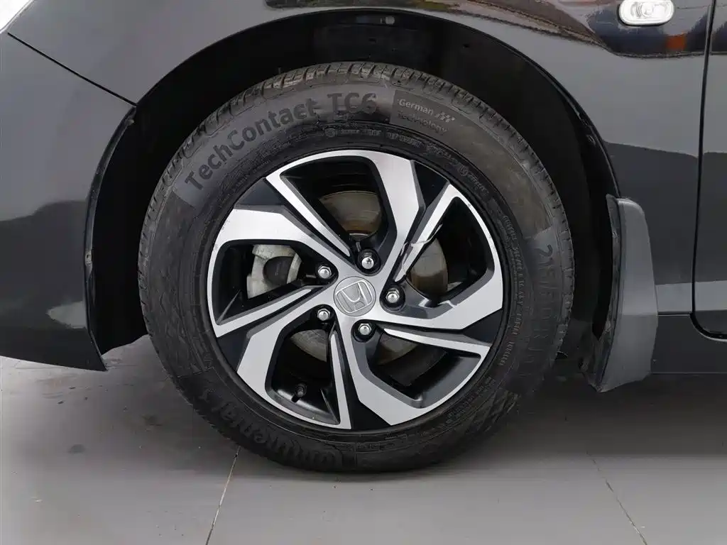 Honda Accord 2018 — фото 17