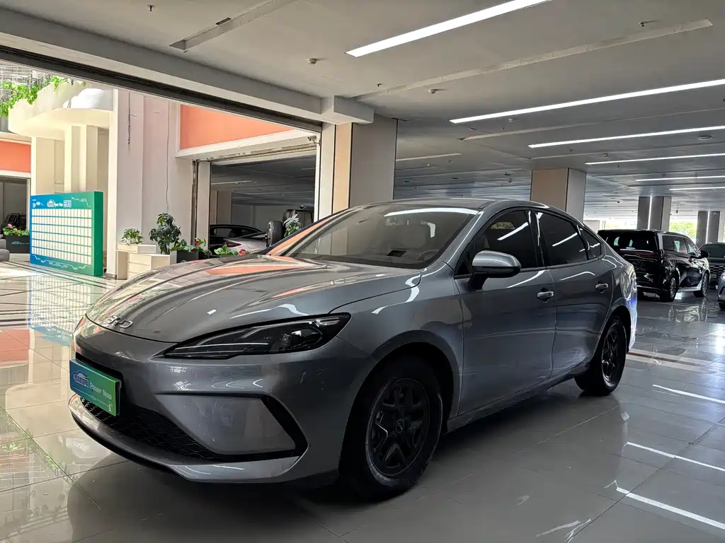 BYD Seal 05 DM-i 2025 — фото 1