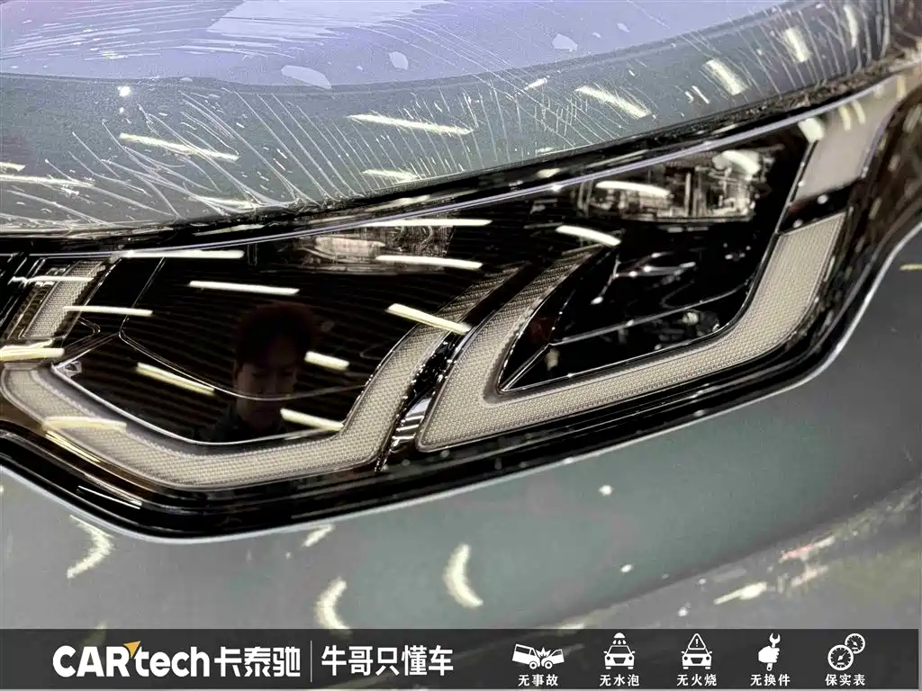 Land Rover Discovery Sport 2021 — фото 11