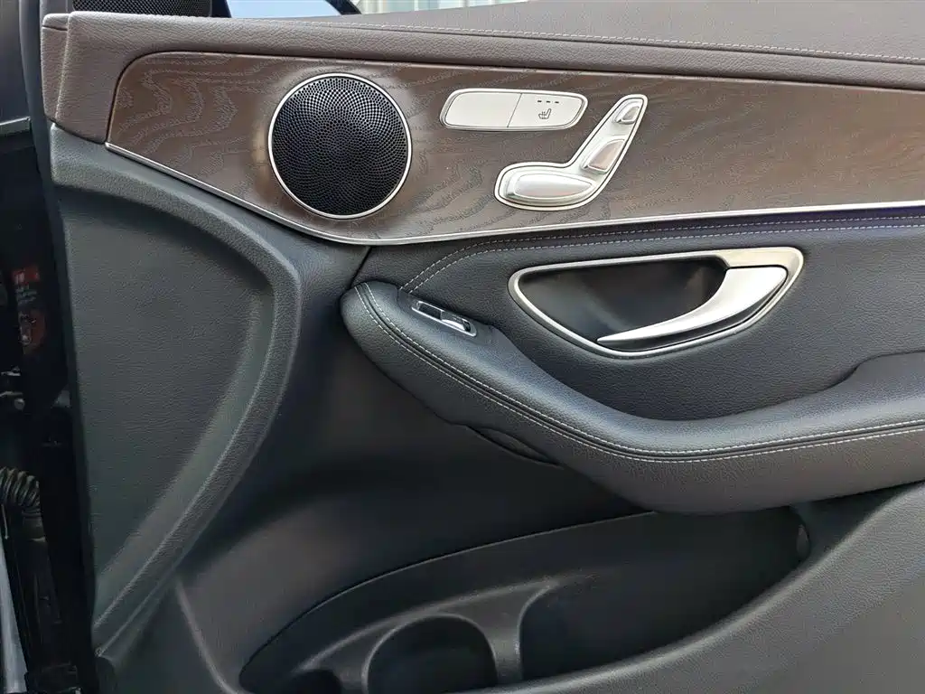 Mercedes-Benz GLC 2020 — фото 25