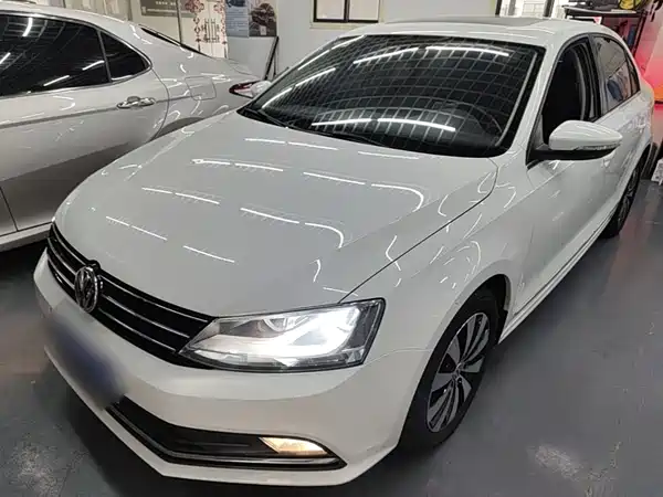 Volkswagen Sagitar 2019