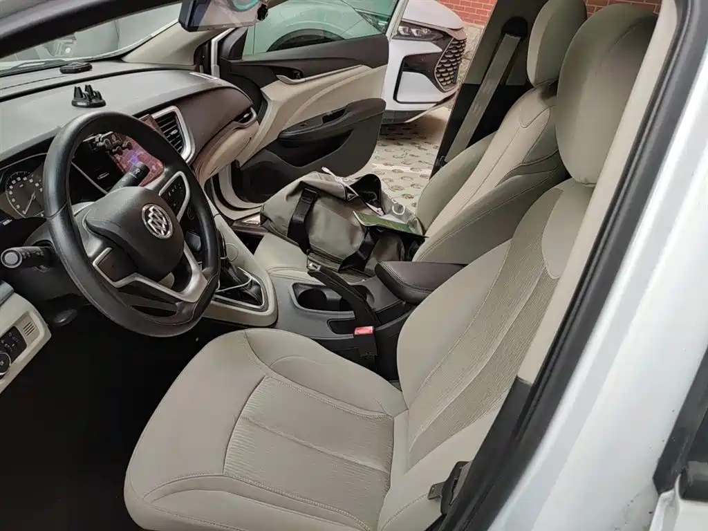 Buick Excelle 2015 — фото 8