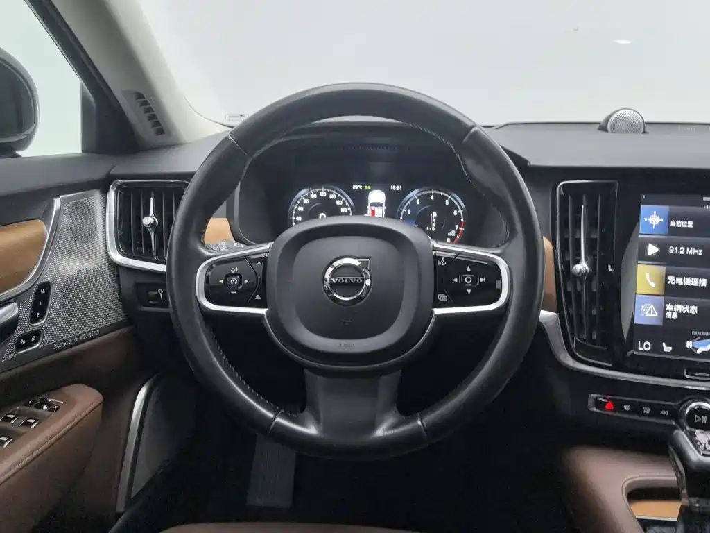 Volvo S90 2018 — фото 11