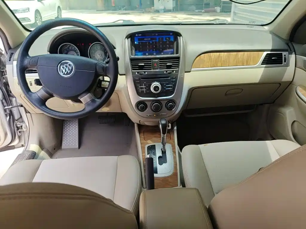 Buick Excelle 2017 — фото 10